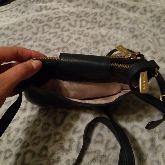 MK Crossbody - Picture 4 of 4